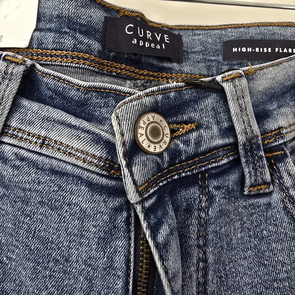 Curve Appeal High Rise Flare Jeans 27 Light Wash NWT - Picture 7 of 9